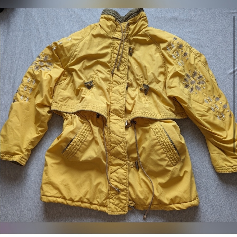 Vintage Far West Embroidered Yellow Fall/Winter Jacket
Funnel neck- -Sz M -EUC☀️ - Picture 16 of 16